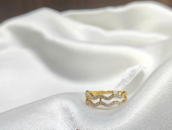 Nhẫn Vàng Lượn Sóng – Tỏa Sáng Mọi Khoảnh Khắc