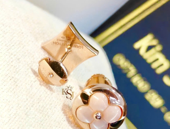 B02202 Bông tai LV xà cừ ánh hồng(1:1)750