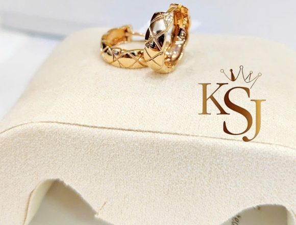 B02385 Bông tai Chanel (HK)750