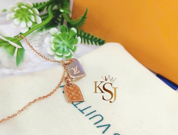 D02642 Dây chuyền LV mặt thẻ (HK)750